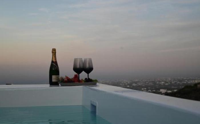 Lackos Luxury Suites