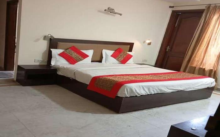 Hotel Royal India - South City 1