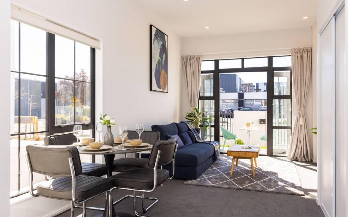 Central CBD Luxury 2 Bed Bliss By Town hall,Casino, Restaurants, Shopping