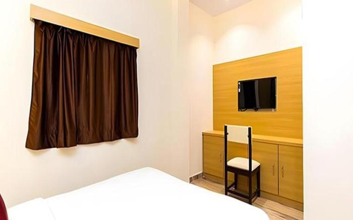 FabHotel Aarti Residency