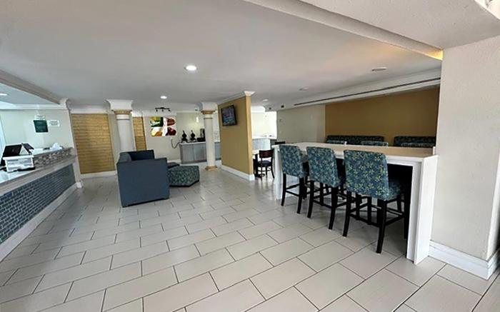 Super 8 by Wyndham Nacogdoches Near University