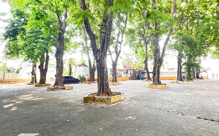 Hotel Pasar Besar RedPartner near Tugu Pahlawan