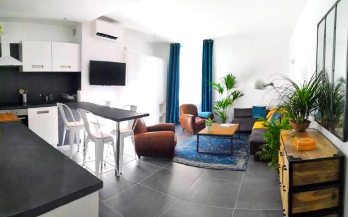 Beautifully bright apartment in Old Town St Tropez