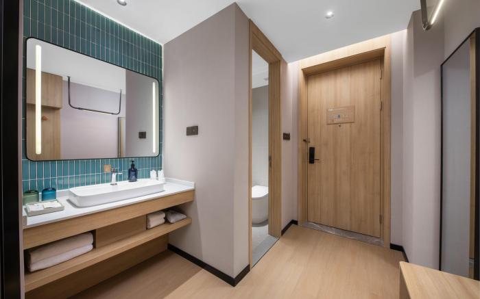 Holiday Inn Express Gongyi City Center