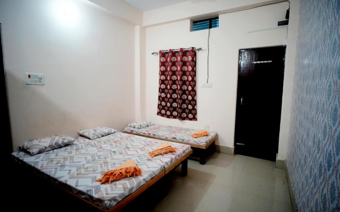 Banaras Gully House 500 ft from The Ghats