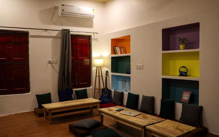 Mosaic Hostel Varanasi
