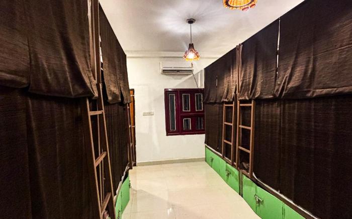 Mosaic Hostel Varanasi