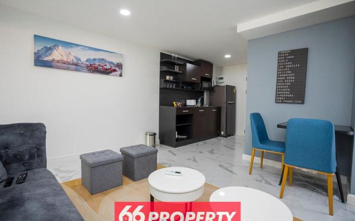 Amazing Apartment Workdesk w/Screen BigTV • Nimman