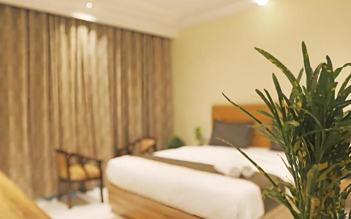 Hotel GoodLuck House Near Delhi Airport