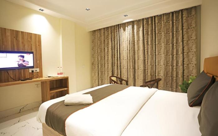 Hotel GoodLuck House Near Delhi Airport