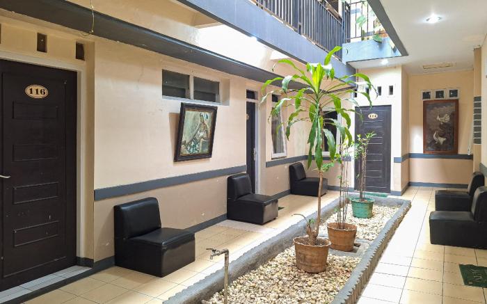 Naratas Hotel Cisarua Puncak Mitra RedDoorz