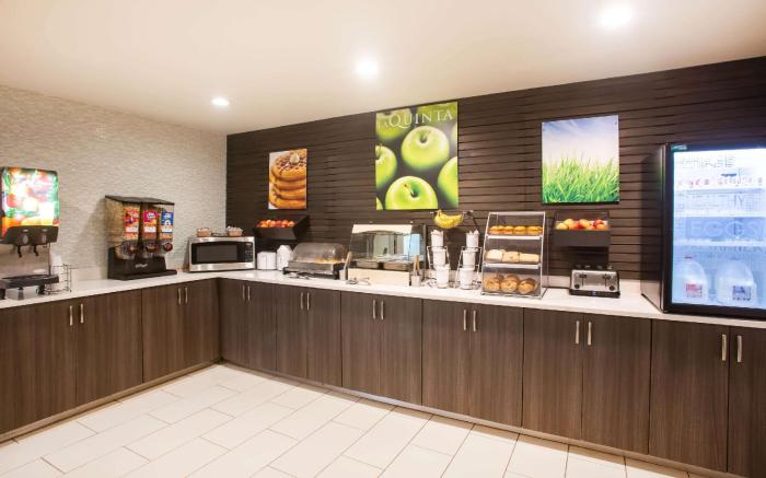 La Quinta Inn & Suites by Wyndham Pontoon Beach