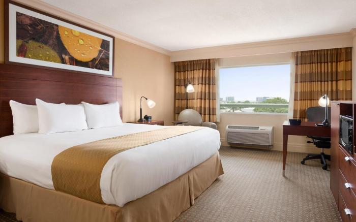 DoubleTree by Hilton Dallas - Love Field
