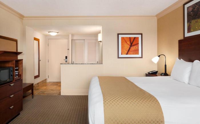 DoubleTree by Hilton Dallas Love Field