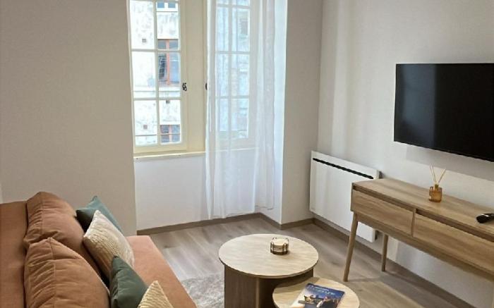 Terracotta Gem · Steps from Beaune Center