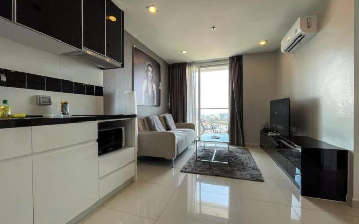 The Vision Condo - Sea View with Balcony Pattaya