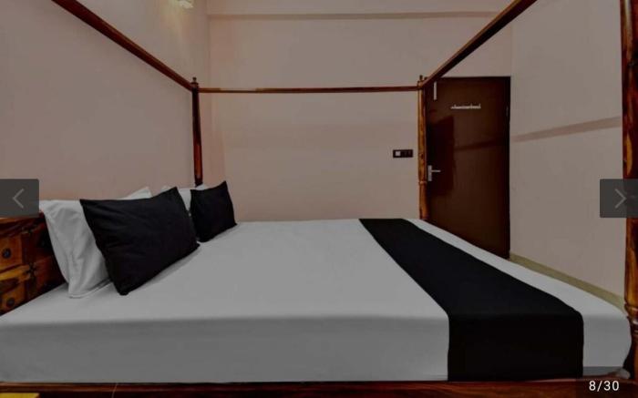 Specious 5-Room Hotel on 2nd Floor jaipur