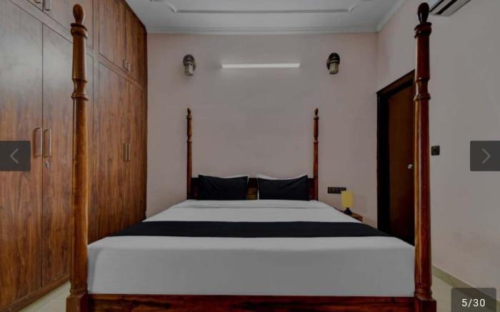 Peaceful 5-Room Hotel- D7 on 1st Floor jaipur