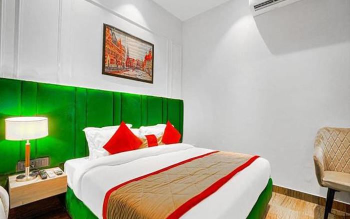 FabHotel Golden Palm