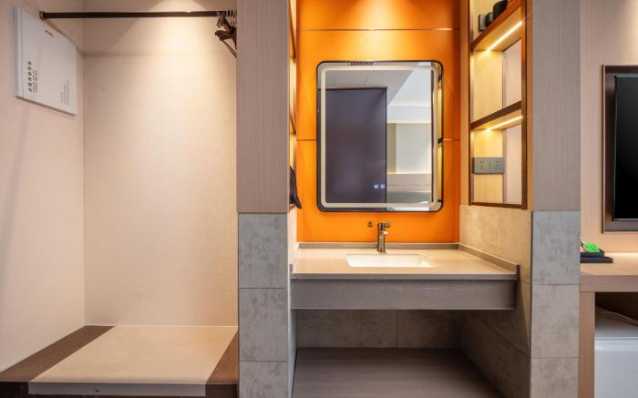 Yuan Atour Hotel (Yiwu Airport High-speed Railway Station)