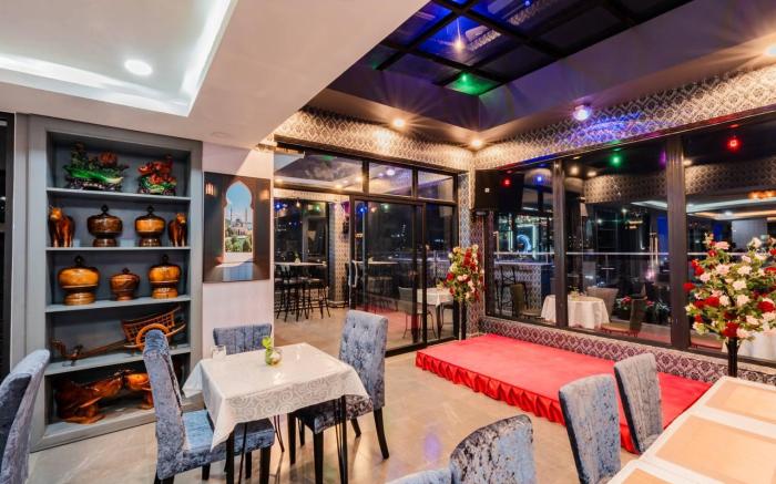 Jason Residencia One Hotel