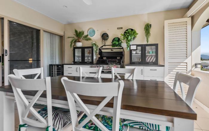 Zen Escape Resort Pool   BBQ Retreat