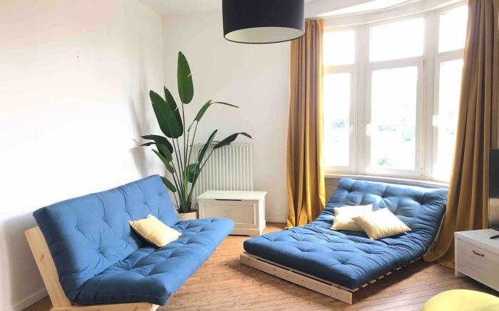 Near Station, 5 mins to Train Station