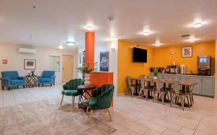 Inn At Moss Landing Point