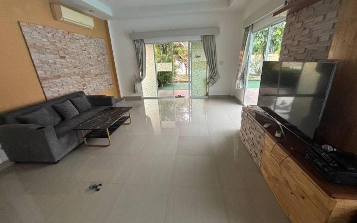 Gmob Pool Villa Resort