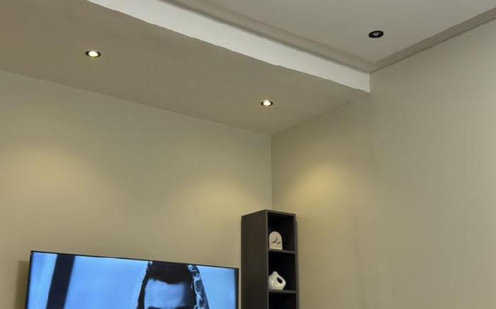 شقه كبيره بغرفه وصاله Large apartment with one bed