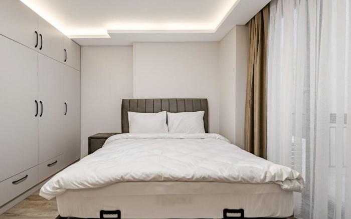 Central Brand New Studio w/Balcony Near Metro