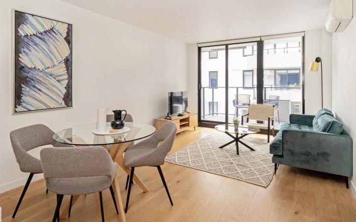 Idyllic 1-Bed Near Popular Shopping Streets