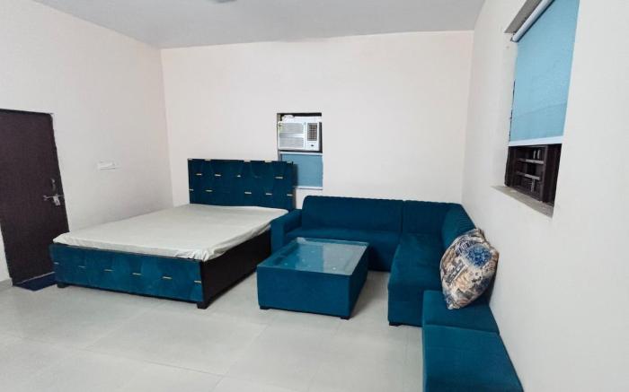 TheWednesday-Poolside Party farm