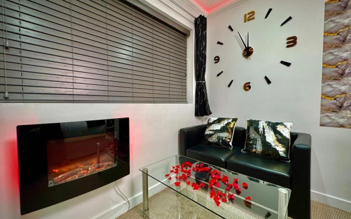 Suite 1 Private Jacuzzi Spa Hot Tub & Sauna