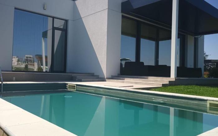 Luxury Villa Golf View 