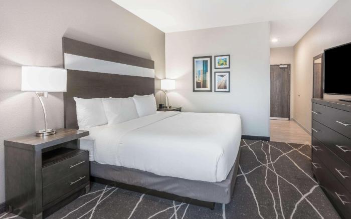 La Quinta Inn and Suites by Wyndham Houston Spring South