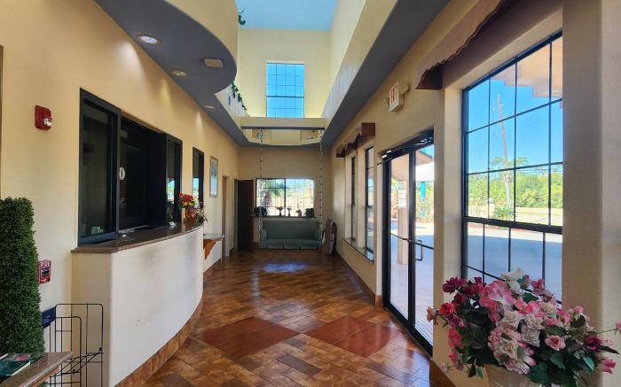 Regency Inn & Suites By Capital O Houston IAH Airport