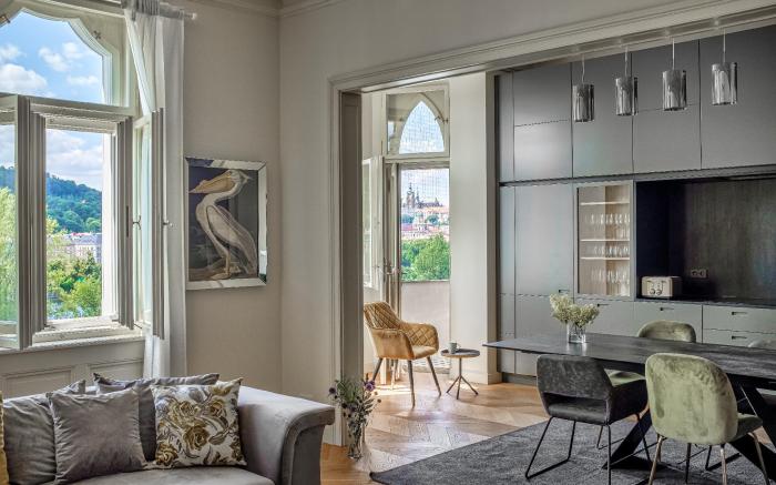 MN6 Luxury Suites by Adrez