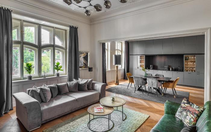 MN6 Luxury Suites by Adrez