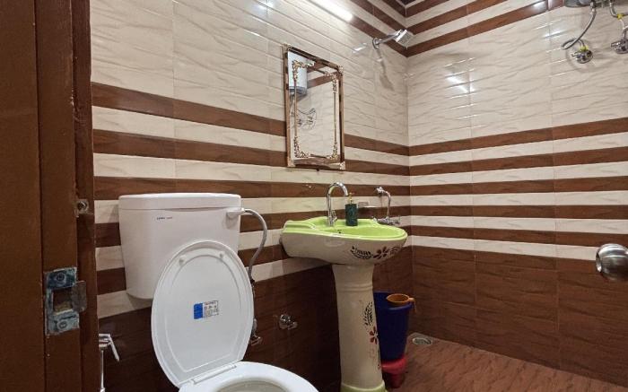 Pine View Hotel Kasauli - Open Rooftop - Groups