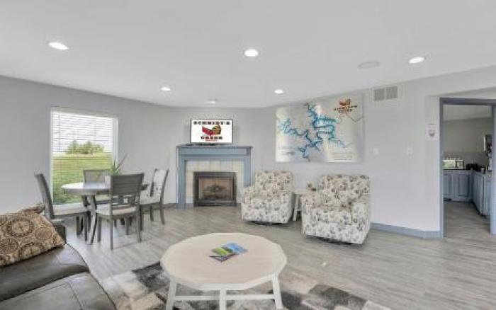 Schmidt's Creek Hotel