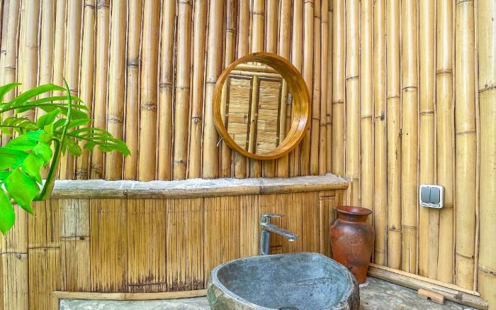 Nirwana Bamboo Villa North Bali Sambangan