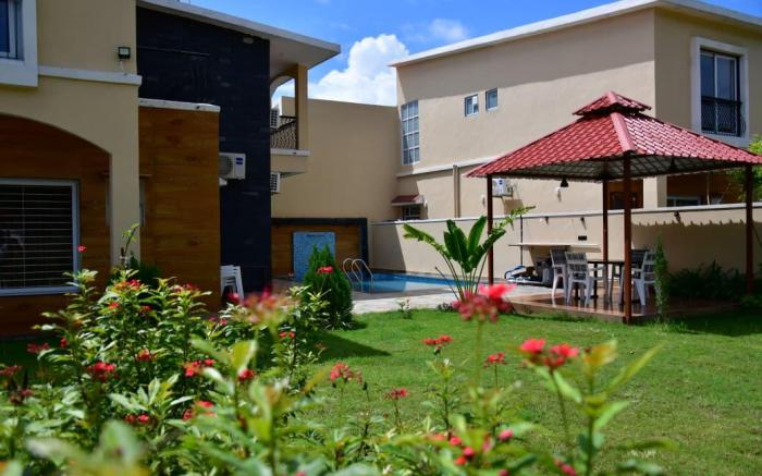 Royal Portico Mount View Villa 🌄