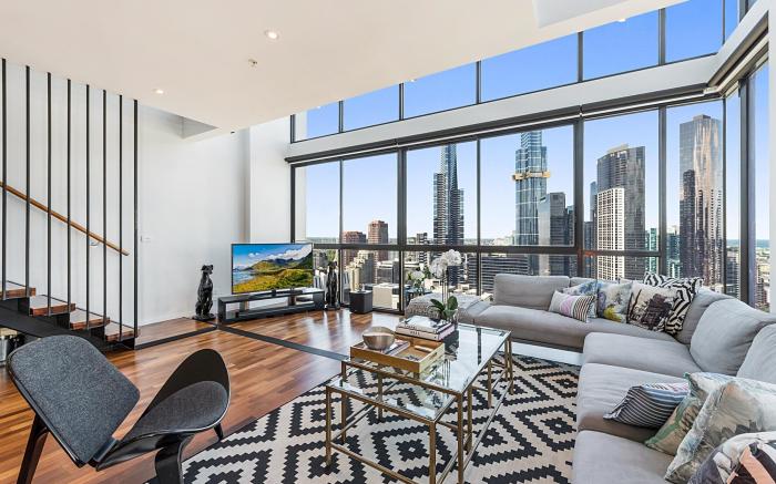 Incredible City Views in Convenient CBD Apartment