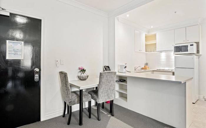 1-Bed Apartment in Central Melbourne