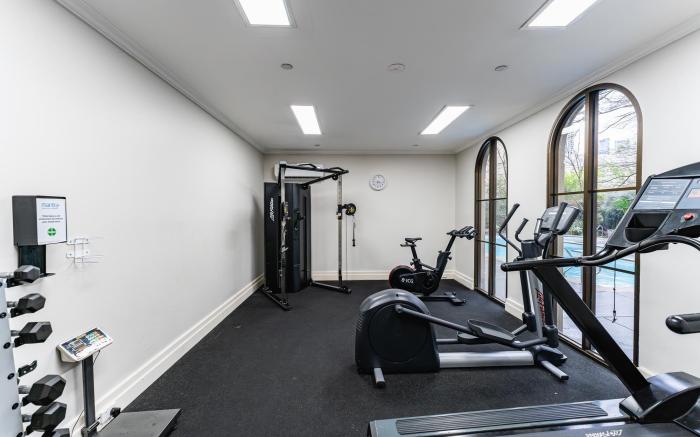 Chic 1-Bed in East Melbourne with Gym & Pool