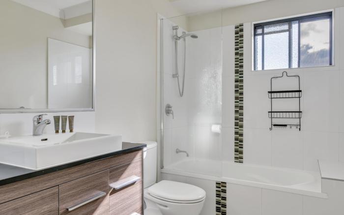 Bright 2-Bed with Private Balcony & Serene View