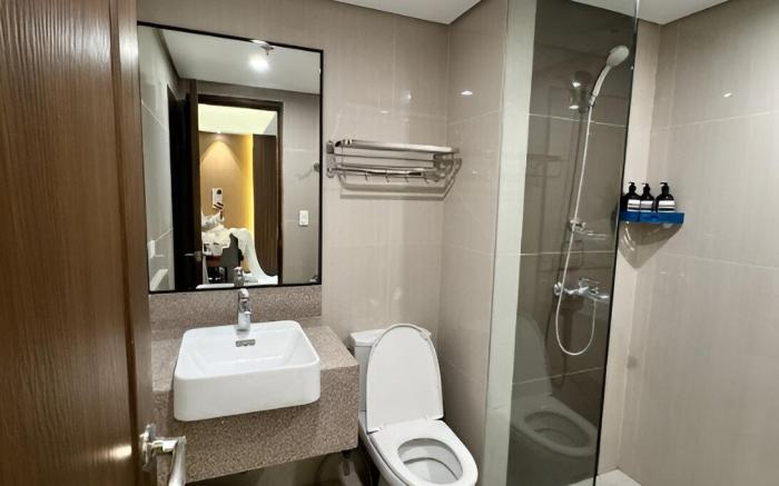 Twin Lakes Luxe Escape Scenic 2BR w/ Nature View