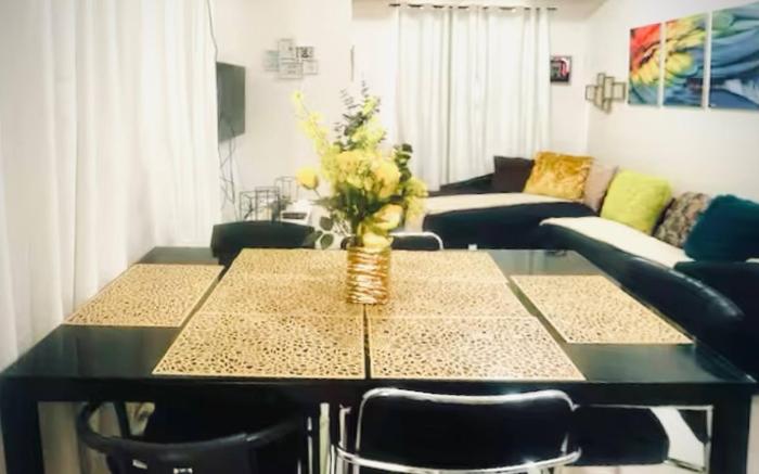 Spacious Central Davao City Getaway - Spacious Apartment with Shared Pool