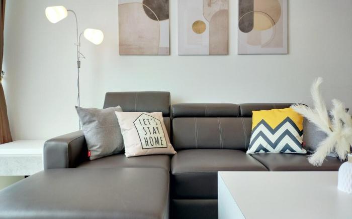 Sea view Netflix 2BR Paragon Residences